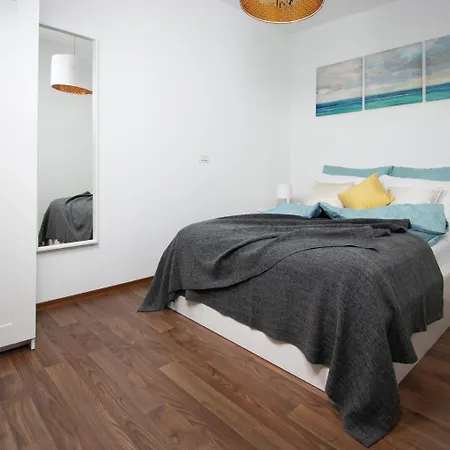 Aparthotel Address